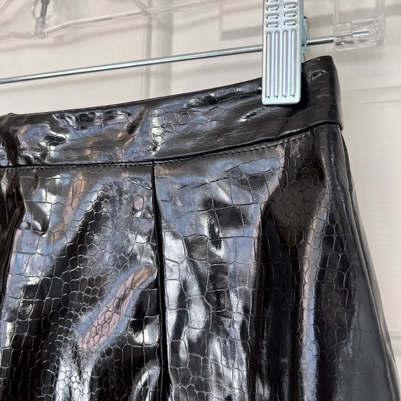 Glamorous Faux Reptile Skin Mini Skirt XS Black - Picture 9 of 16